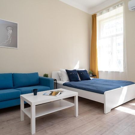 Blue Ribbon Apartment Будапеща Екстериор снимка
