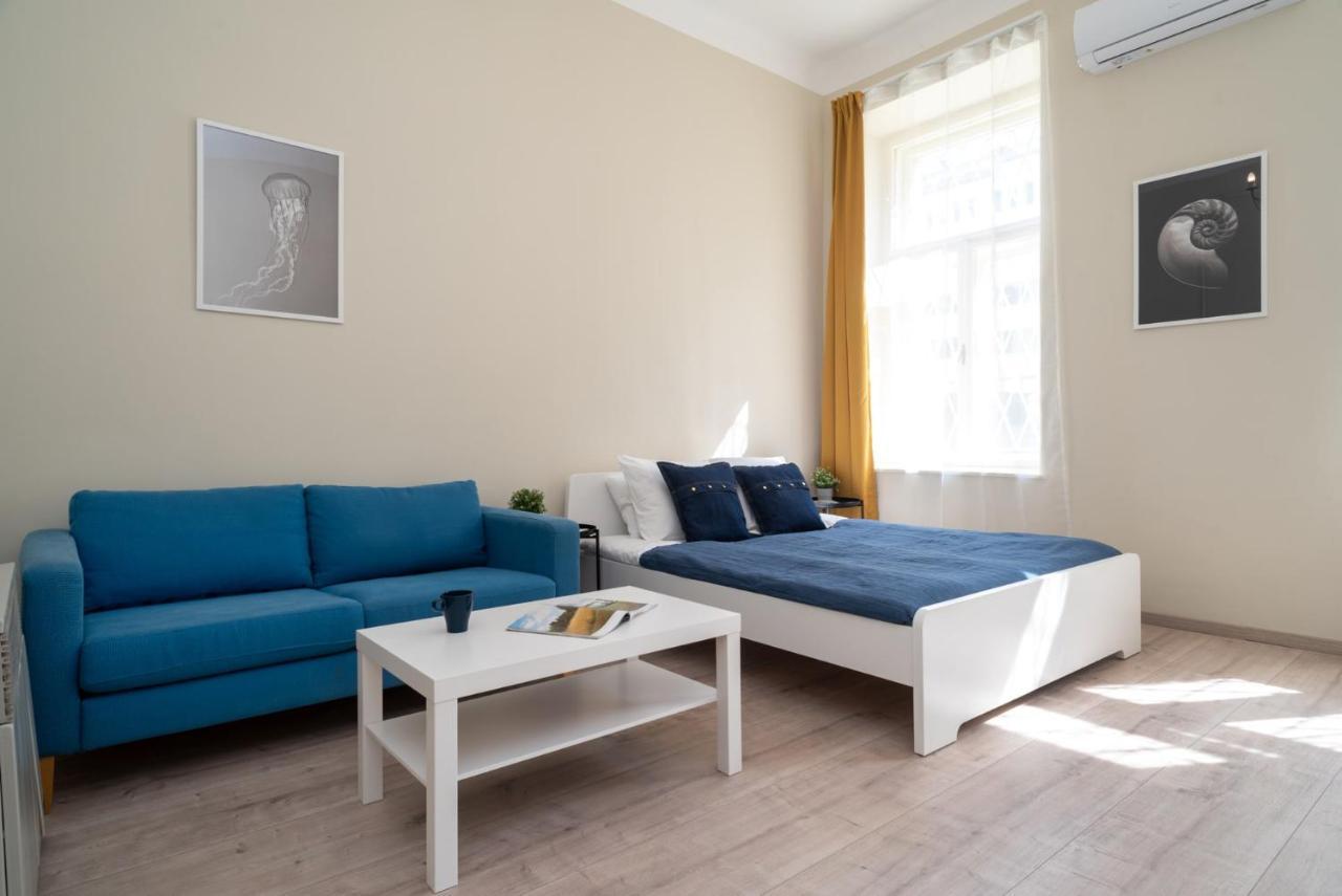 Blue Ribbon Apartment Будапеща Екстериор снимка