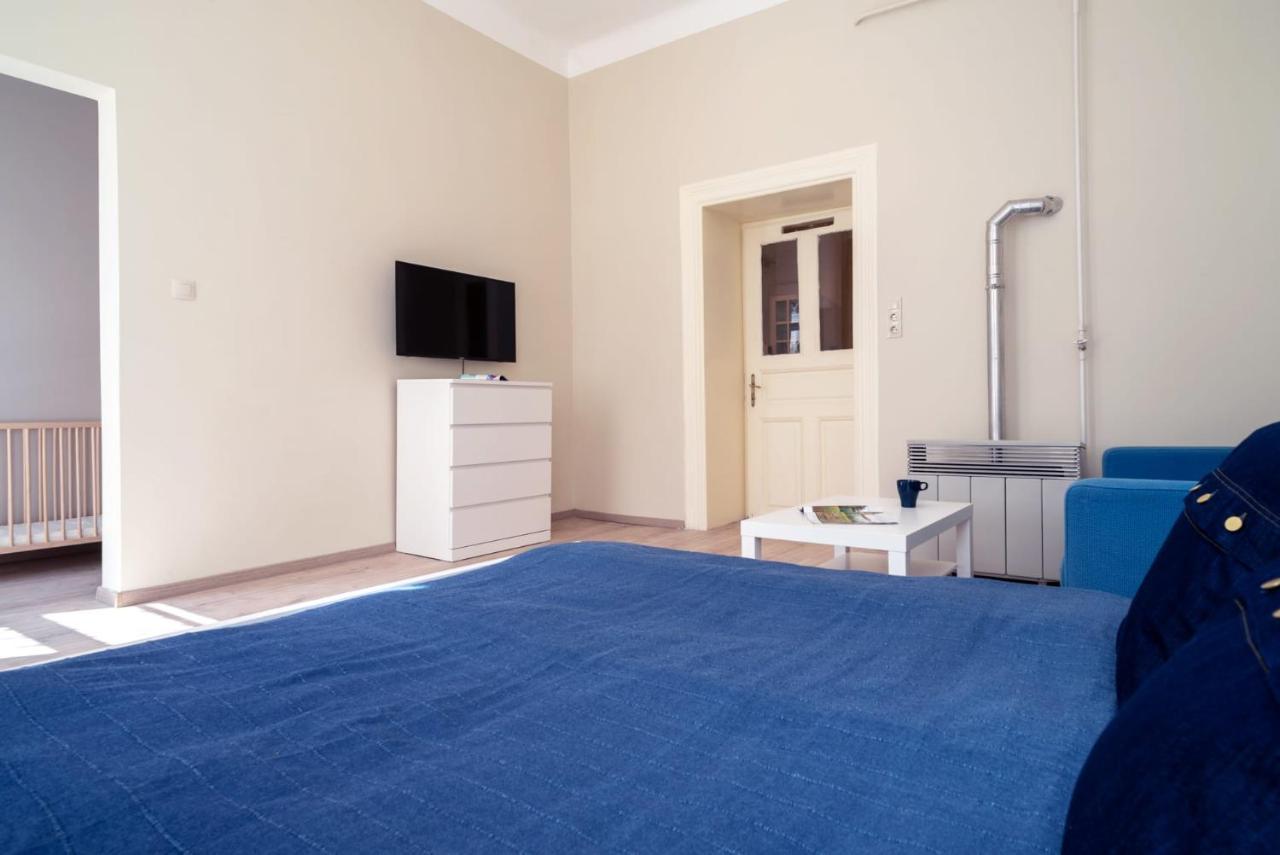 Blue Ribbon Apartment Будапеща Екстериор снимка
