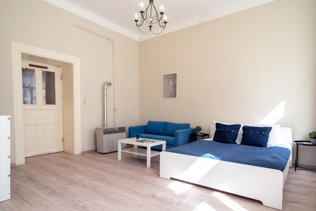 Blue Ribbon Apartment Будапеща Екстериор снимка