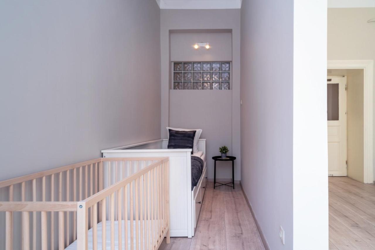 Blue Ribbon Apartment Будапеща Екстериор снимка